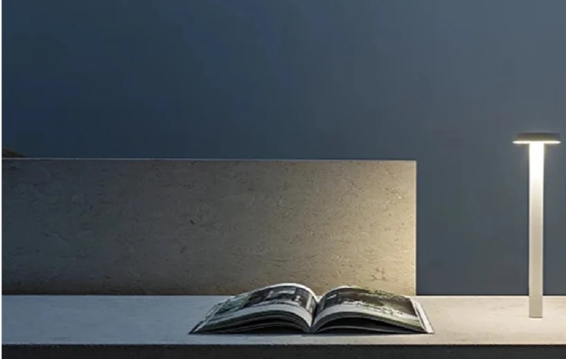 Quiet reading and task light